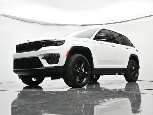 New 2025 Jeep Grand Cherokee Limited image 46