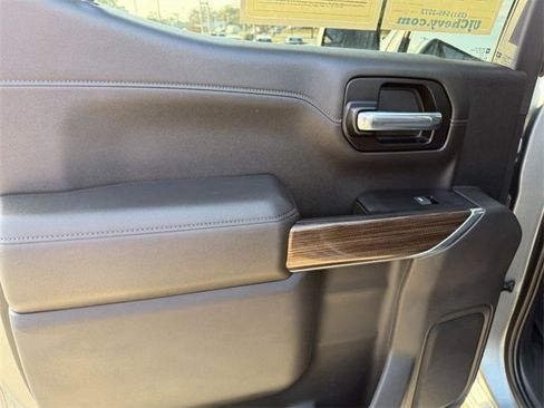 Used 2021 Chevrolet Silverado 1500 RST image 16