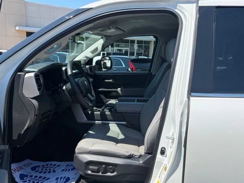 Used 2023 Toyota Tundra Limited AWD/4WD image 14