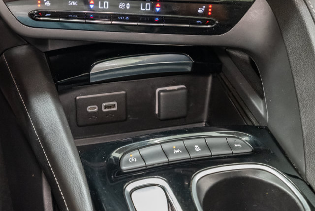 Used 2023 Buick Envision Essence w/ Sport Touring Package FWD image 24