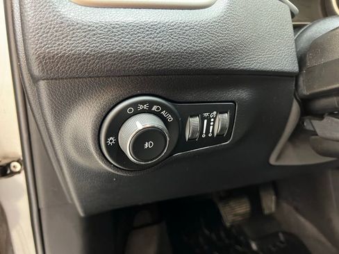 Used 2019 Jeep Compass Latitude w/ Popular Equipment Group image 16