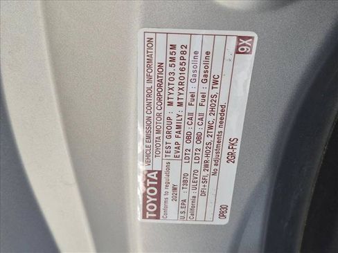 Used 2021 Toyota Highlander XLE AWD/4WD image 24