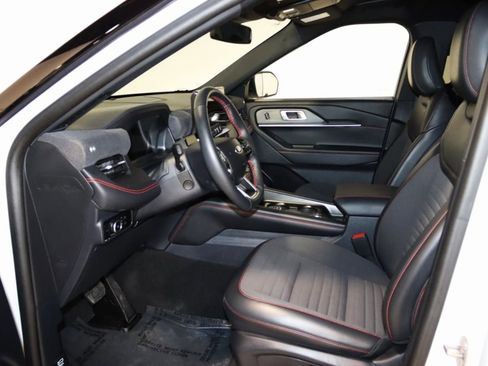 Used 2025 Ford Explorer ST-Line w/ Premium Package image 32