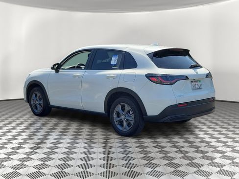 Certified 2027 Honda HR-V LX image 4