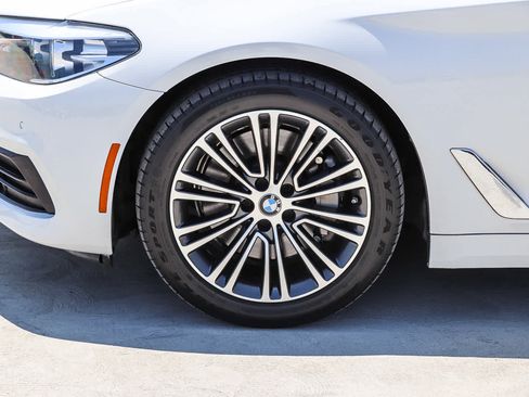 Used 2019 BMW 530i RWD image 11