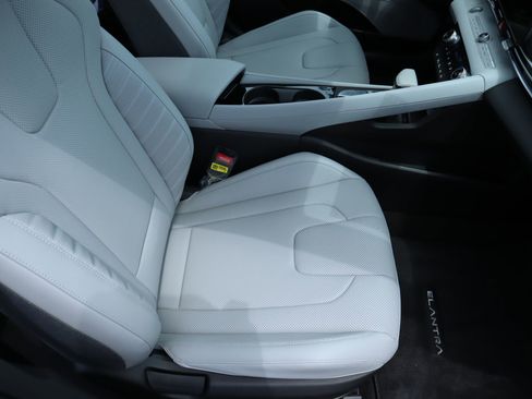 New 2026 Hyundai Elantra Limited FWD image 14
