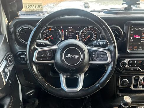 Used 2022 Jeep Wrangler Unlimited Sahara AWD/4WD image 13
