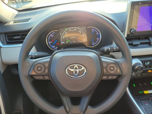 Used 2025 Toyota RAV4 XLE w/ Convenience Package image 23