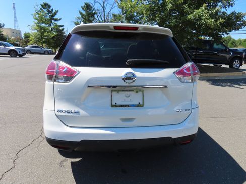 Used 2016 Nissan Rogue SV w/ SV Premium Package AWD/4WD image 6