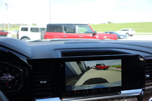 Used 2024 GMC Sierra 1500 SLT w/ SLT Premium Plus Package AWD/4WD image 28