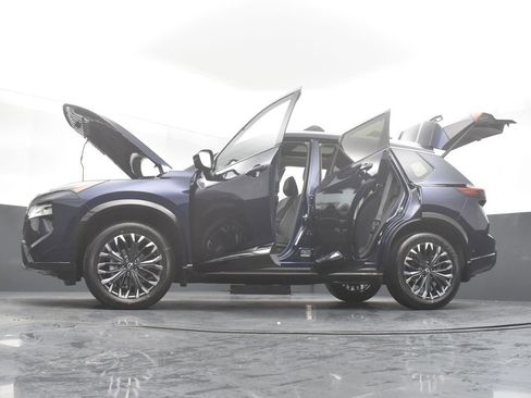 Certified 2025 Nissan Rogue Platinum w/ Platinum Premium Package image 36