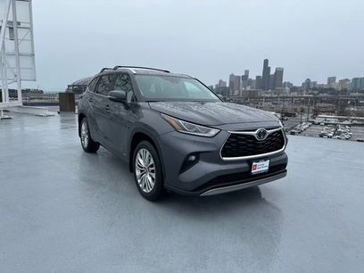 Certified 2025 Toyota Highlander Platinum