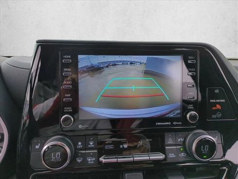 Used 2022 Toyota Highlander XSE image 13