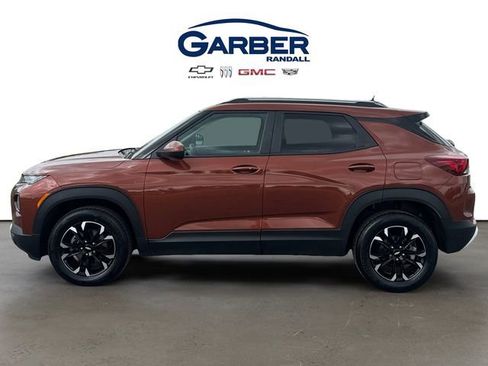 Used 2021 Chevrolet TrailBlazer LT w/ Convenience Package AWD/4WD image 2