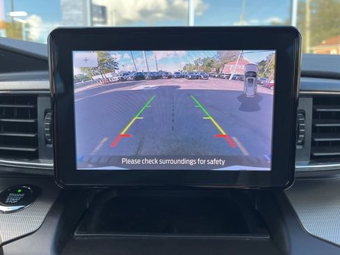Used 2020 Ford Explorer XLT w/ Equipment Group 202A image 20
