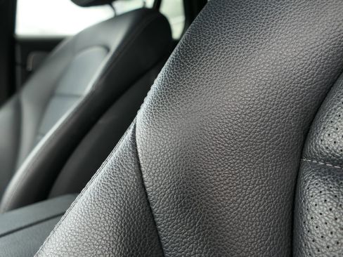 Used 2019 Mercedes-Benz GLC 300 w/ AMG Line image 13