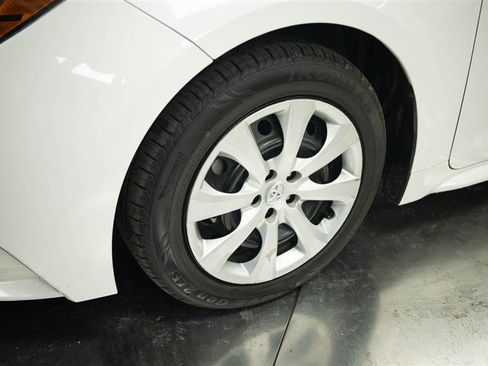 Used 2023 Toyota Corolla LE FWD image 4