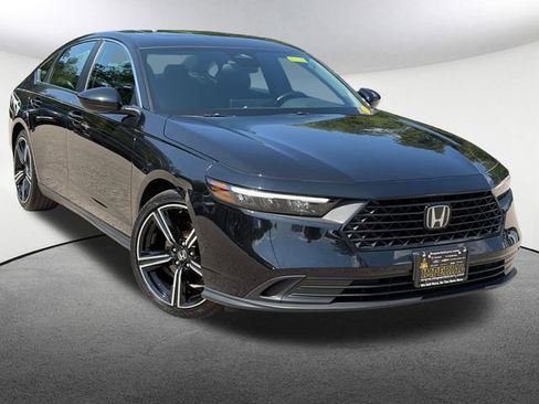 Used 2024 Honda Accord Sport image 2
