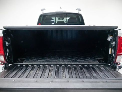 Used 2022 Toyota Tacoma SR5 AWD/4WD image 22