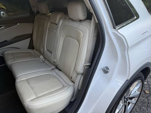 Used 2018 Lincoln MKX Reserve w/ Driver Assistance Package FWD image 41