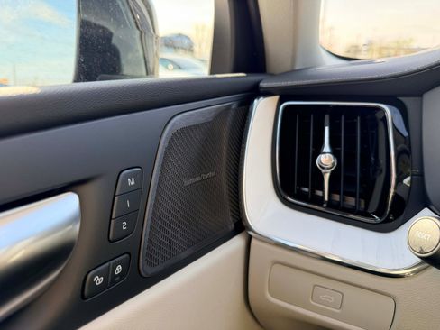 New 2026 Volvo XC60 B5 Ultra w/ Protection Package Premier image 18