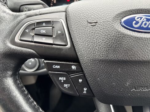 Used 2019 Ford Escape Titanium image 18