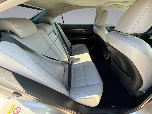 Used 2017 Lexus ES 350 w/ Luxury Package FWD image 17