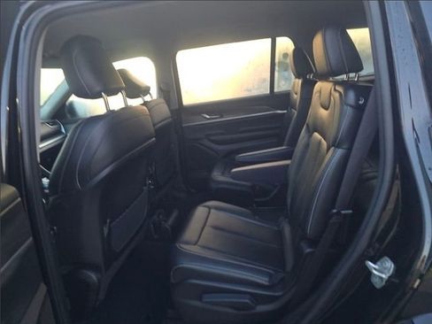 Used 2024 Jeep Grand Cherokee L Limited w/ Black Appearance Package image 7