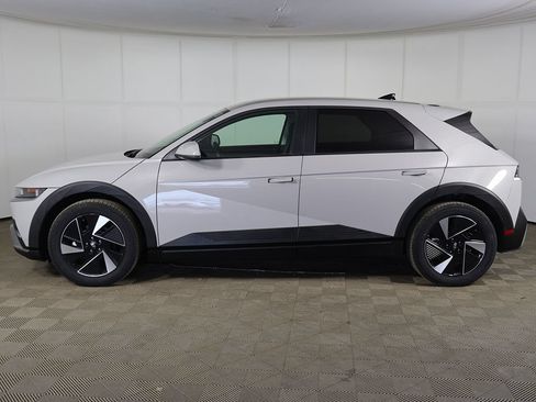 Used 2025 Hyundai Ioniq 5 SE RWD image 12