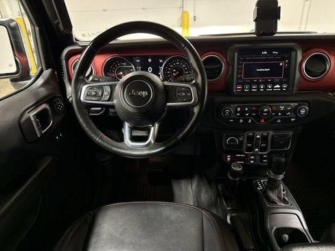 Used 2021 Jeep Gladiator Rubicon AWD/4WD image 11