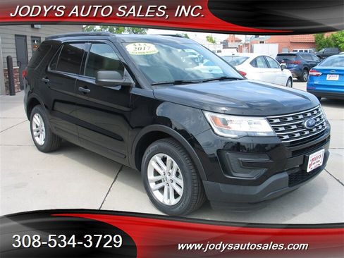 Used 2017 Ford Explorer 4WD image 1