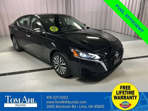 Used 2025 Nissan Altima 2.5 SV FWD image 1