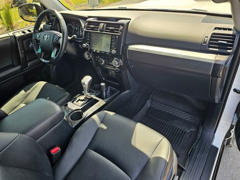 Used 2024 Toyota 4Runner TRD Off-Road Premium w/ Off Road Premium Plus Package AWD/4WD image 11