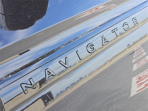 New 2025 Lincoln Navigator L Reserve w/ Jet Appearance Package image 11
