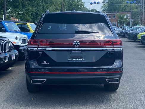 Used 2024 Volkswagen Atlas SE AWD/4WD image 4