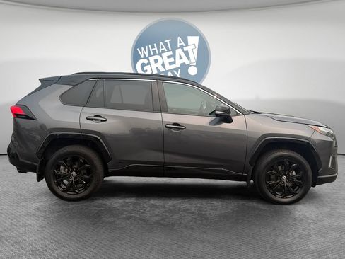 Used 2023 Toyota RAV4 XSE AWD/4WD image 2