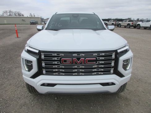 New 2026 GMC Canyon Denali image 12