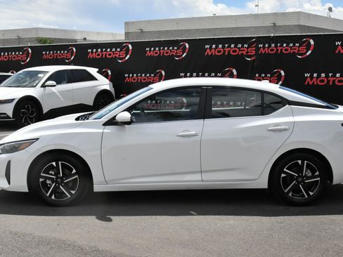 Used 2025 Nissan Sentra SV FWD image 4