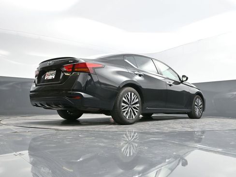 Used 2023 Nissan Altima 2.5 SV image 39