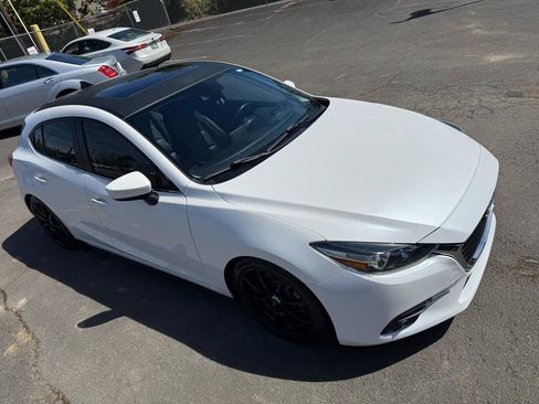 Used 2017 MAZDA MAZDA3 Grand Touring FWD image 11