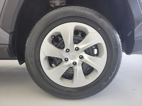 Used 2023 Toyota RAV4 LE FWD image 12
