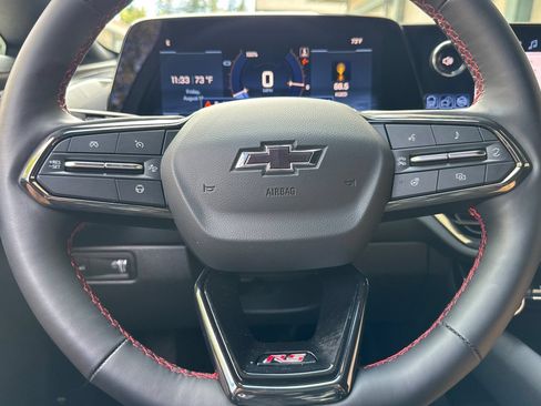 Used 2024 Chevrolet Equinox EV RS FWD image 32
