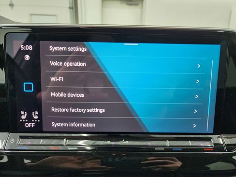 Used 2025 Volkswagen Atlas SE image 55