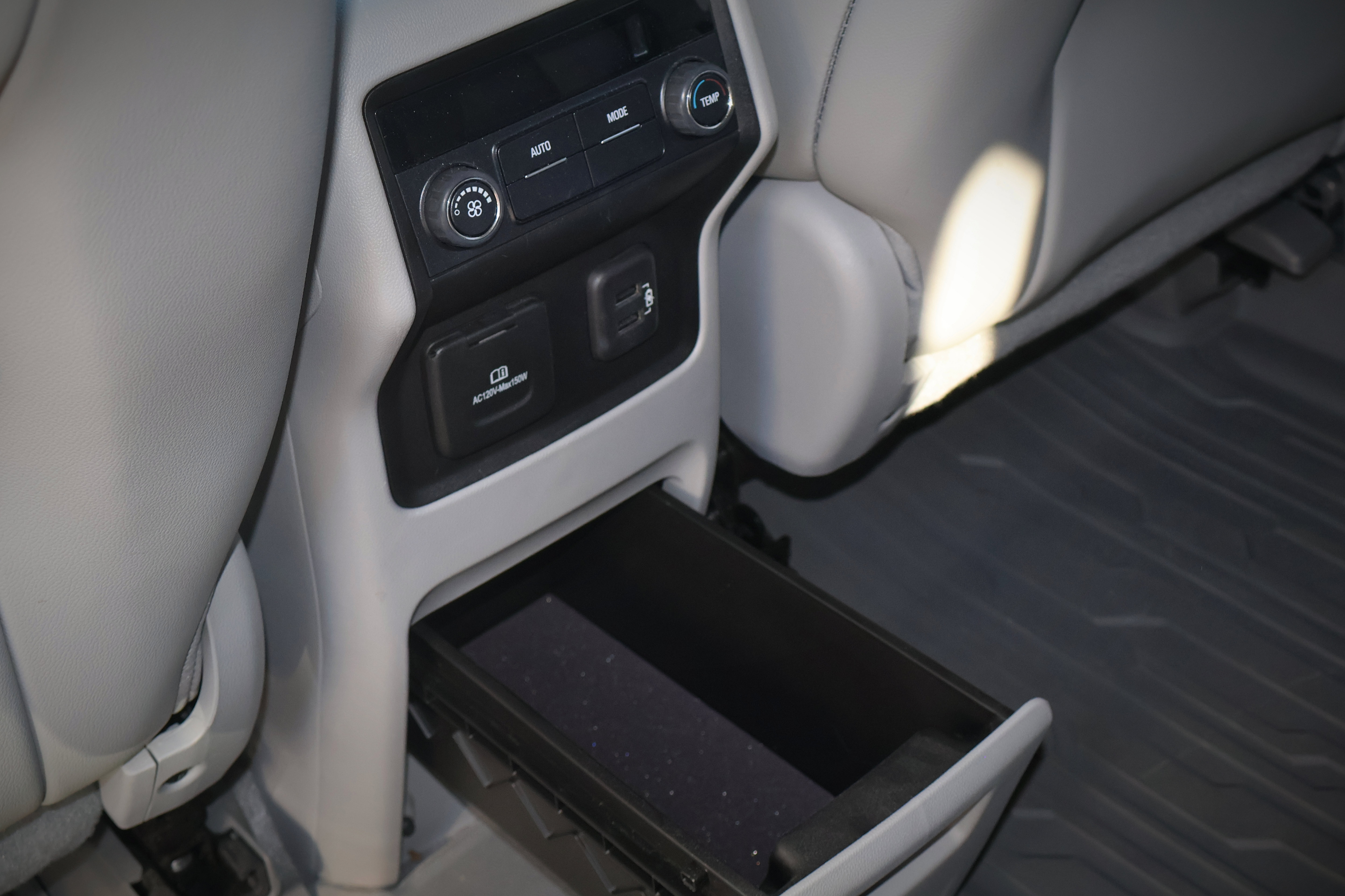 Used 2019 GMC Acadia SLT w/ LPO, Floor Liner Package FWD image 19