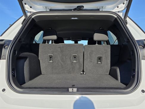 Used 2022 Chevrolet Equinox LT image 24