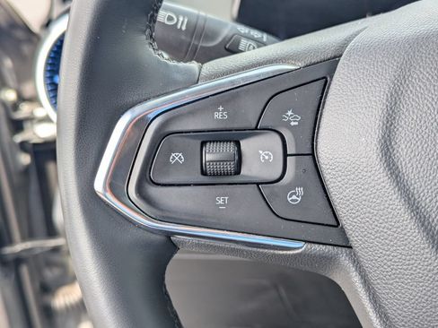 Used 2025 Chevrolet Trax LT w/ Driver Confidence Package FWD image 19