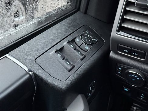 Certified 2019 Ford F150 Platinum w/ Equipment Group 701A Luxury image 33