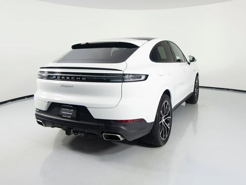 Certified 2026 Porsche Cayenne E-Hybrid Coupe AWD/4WD image 10