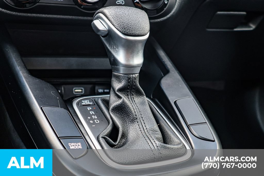Used 2025 Kia Soul LX w/ LX Technology Package FWD image 40
