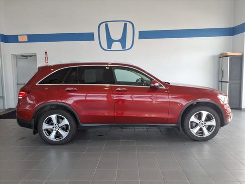 Used 2022 Mercedes-Benz GLC 300 4MATIC image 4